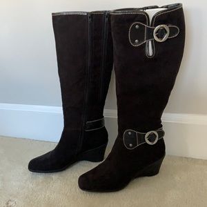 Like New Aerosols Wedge Heel Boots